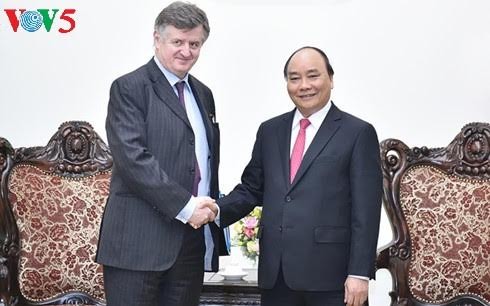 Vietnam, France increase aviation cooperation  - ảnh 1